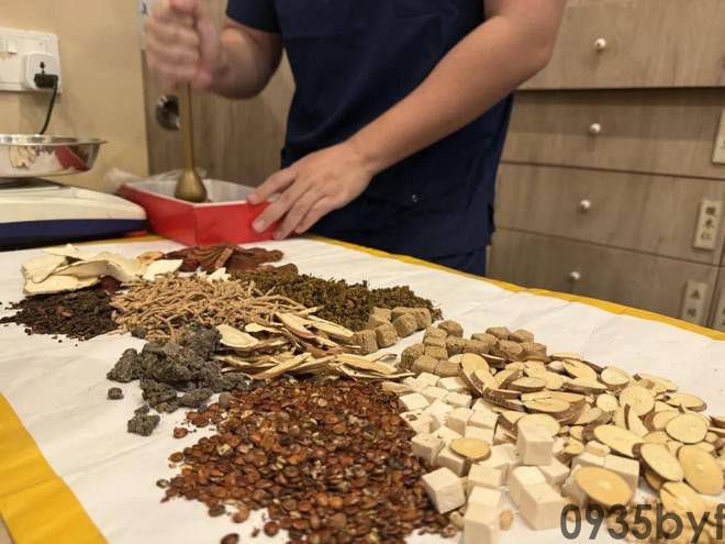 脚后跟开裂起皮是怎么回事？新加坡TCM：远离顽固脚气！(图2)